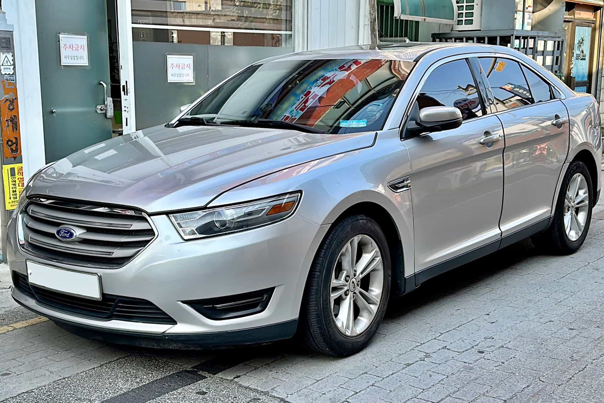 تأجير Ford Taurus 2019 2019 في دبي - الصورة الأولى