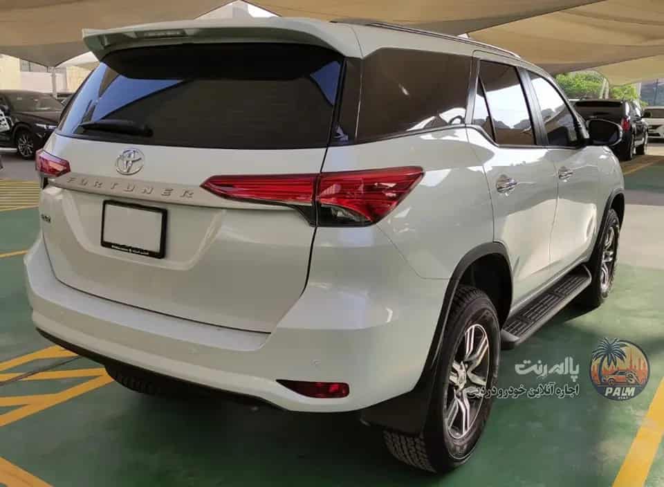 تأجير Toyota FORTUNER 2023 2023 في دبي - الصورة الرابعة