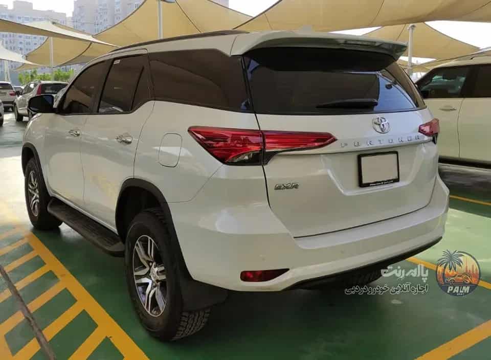 تأجير Toyota FORTUNER 2023 2023 في دبي - الصورة الثالثة