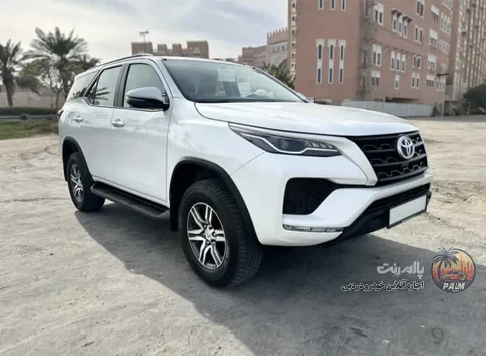 تأجير Toyota Fortuner 2019 في دبي - الصورة الأولى