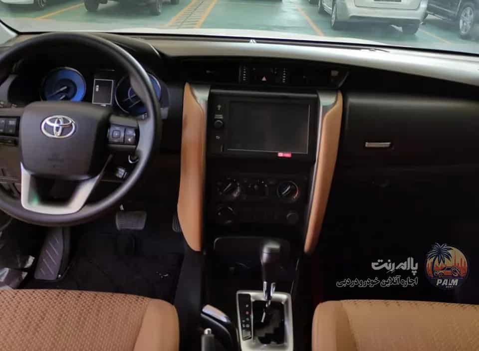 تأجير Toyota Fortuner 2019 في دبي - الصورة الرابعة