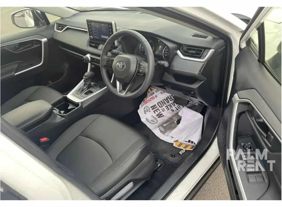 Rent Toyota RAV4 2018 in Dubai - image 4