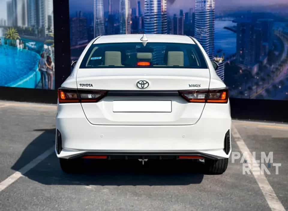 تأجير Toyota Yaris 2024 2024 في دبي - الصورة الثالثة