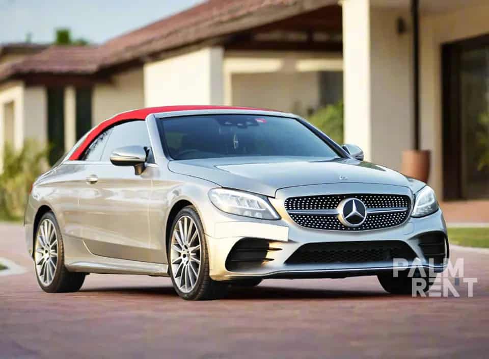 تأجير Mercedes-Benz C300 convertible 2023 2023 في دبي - الصورة الرابعة