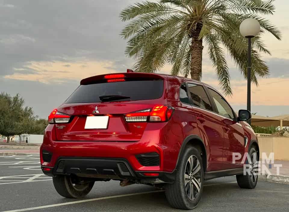Dubai içinde Mitsubishi OUTLANDER 2021 2021 kiralama - görsel 3