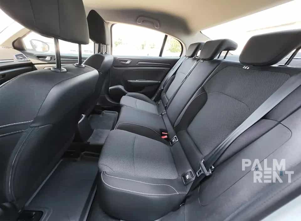 تأجير Renault Megan 2022 2022 في دبي - الصورة الرابعة