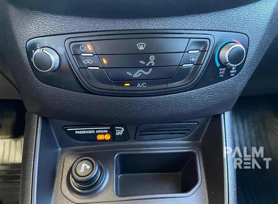 Rent Ford TOURNEO COURİER 2022 2022 in Dubai - image 3