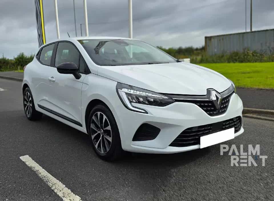 Dubai içinde Renault Clio 2023 kiralama - görsel 1