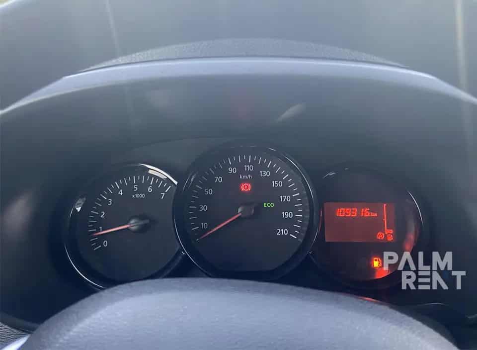 Rent Dacia Lodgy 2020 2020 in Dubai - image 4