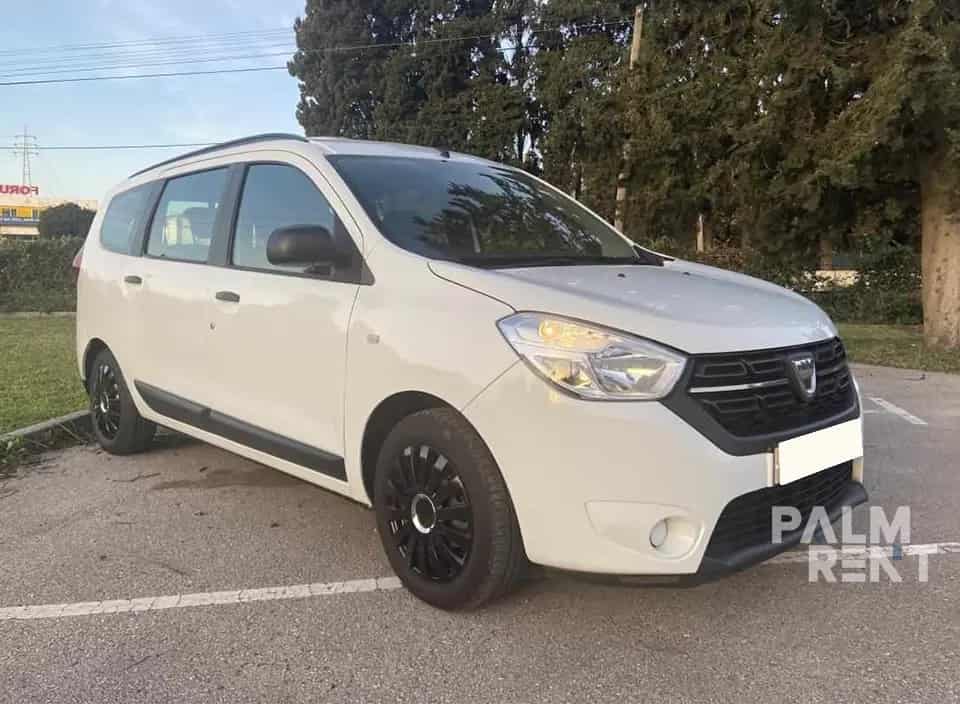 Rent Dacia Lodgy 2020 2020 in Dubai - image 2