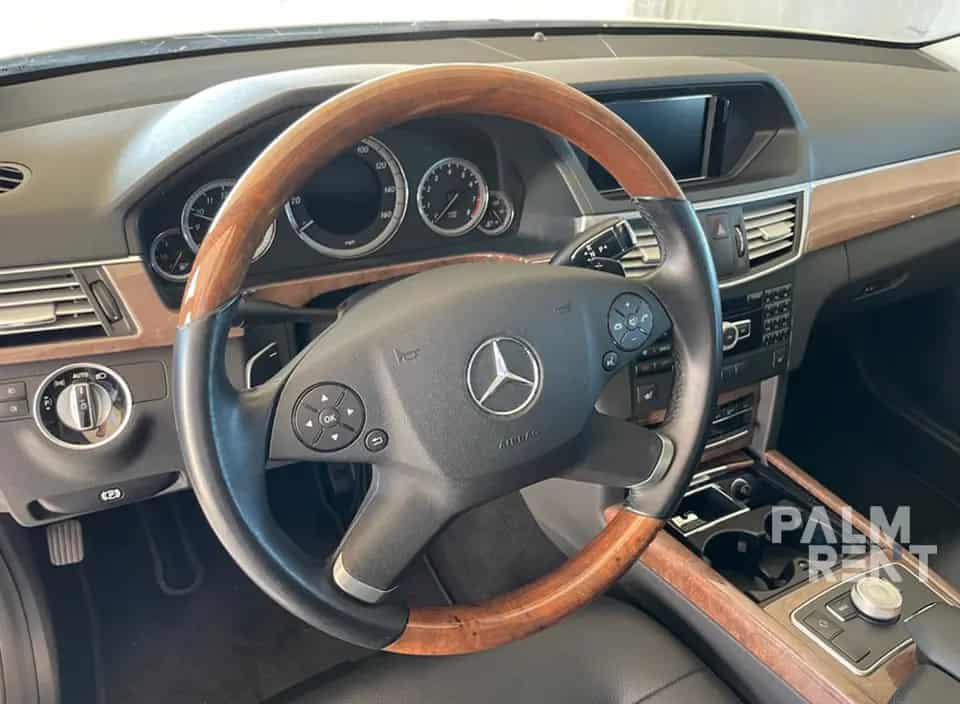 Dubai içinde Mercedes-Benz E350 2012 kiralama - görsel 3