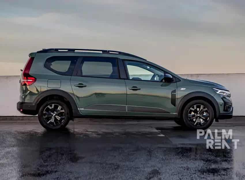 Rent Dacia JOGGER 7 SEAT 2023 2023 in Dubai - image 4