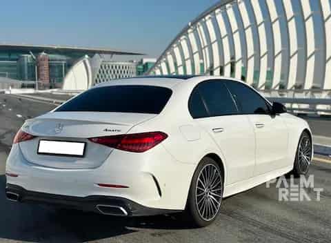 اجاره Mercedes-Benz C300 2024 در دبی - تصویر چهارم
