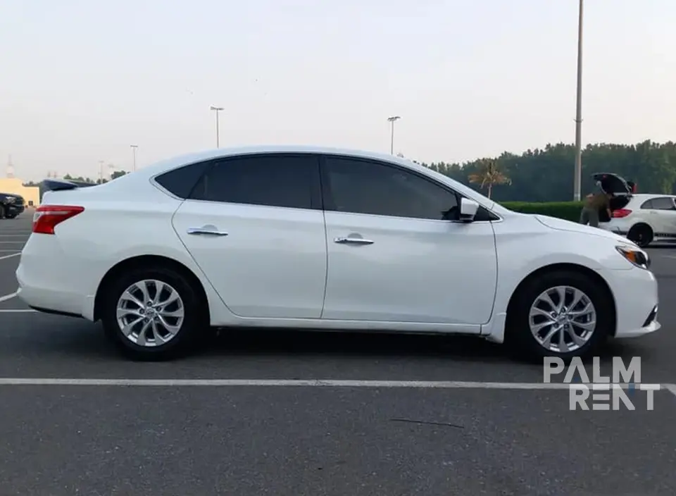 Nissan Nissan 2020