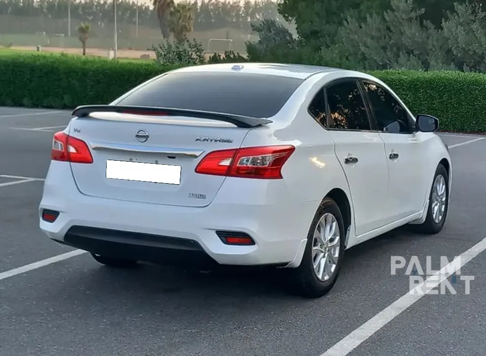 Nissan Nissan 2020