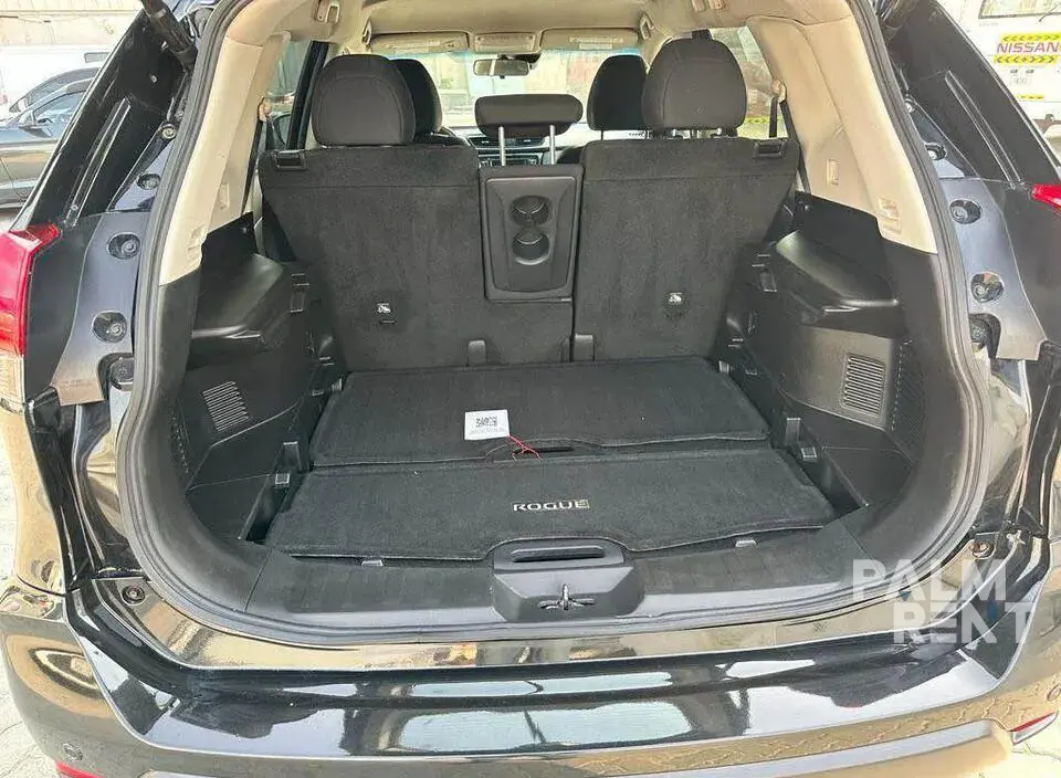 Nissan Nissan 2020