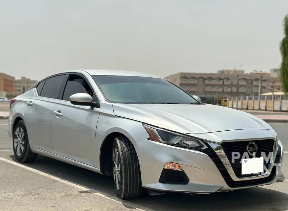 Nissan Nissan 2020