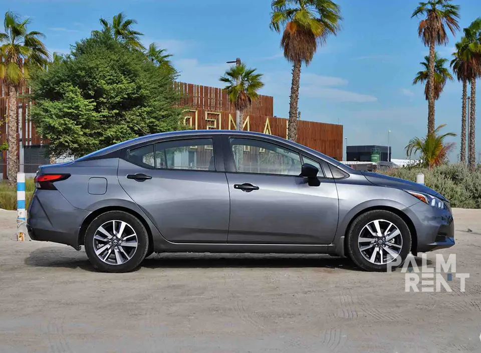 Nissan Nissan 2020